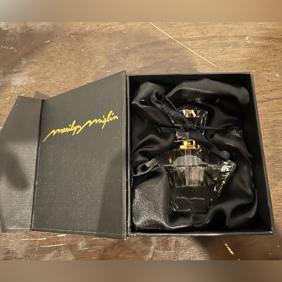 Marilyn Miglin Beautiful Leaded Crystal Perfume Bottle NEW in Box, NOS - Picture 4 of 7